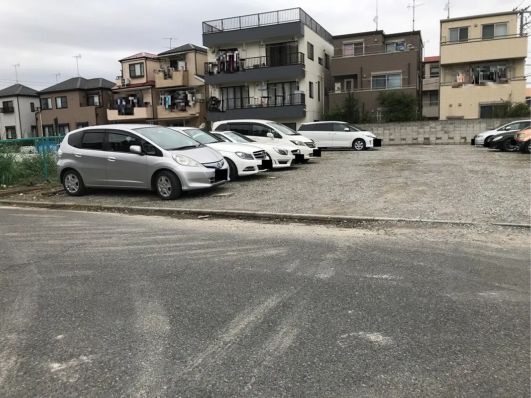 江戸川区鹿骨２丁目　月極駐車場